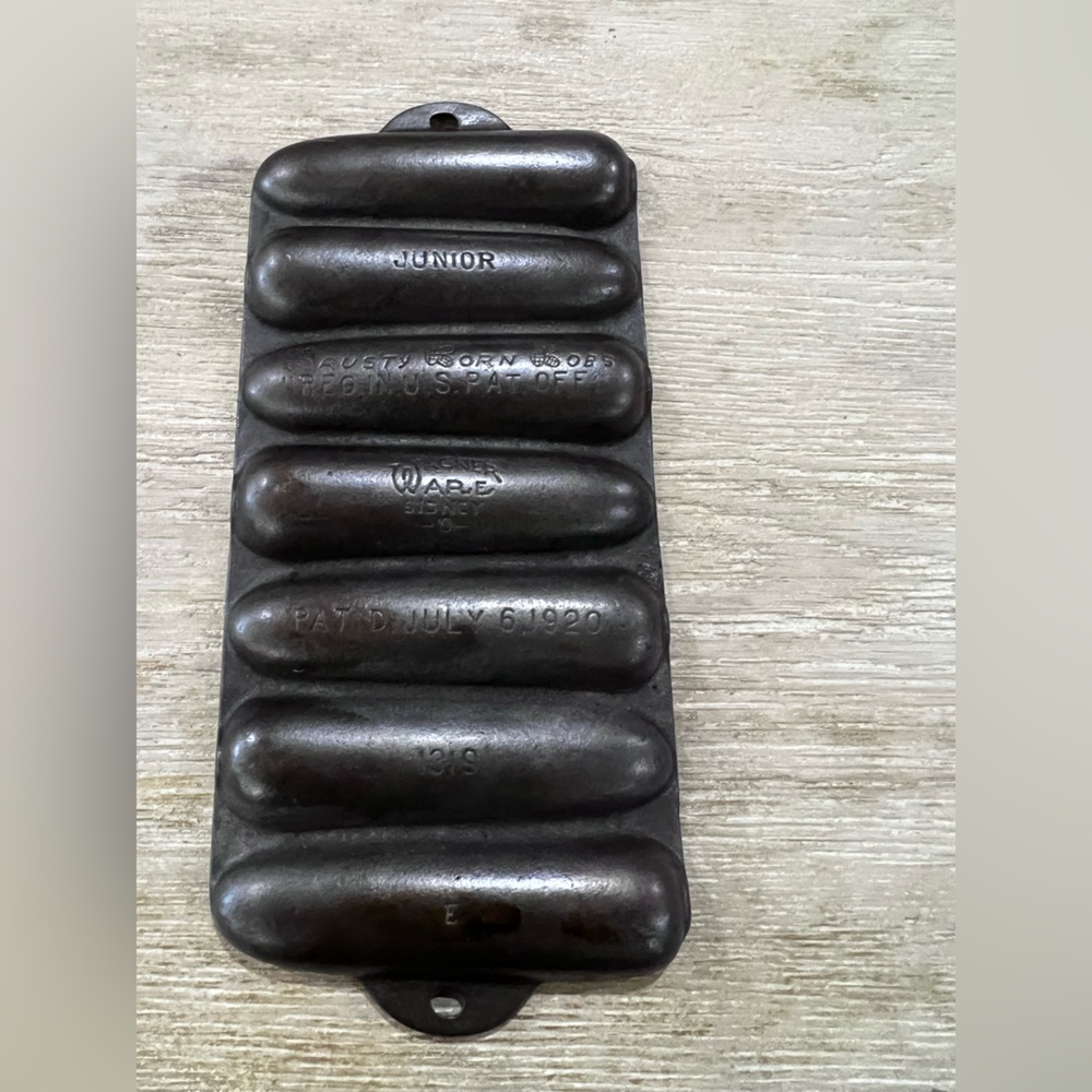 Vintage Cast Iron Cornbread Pan - Picture 2 of 7